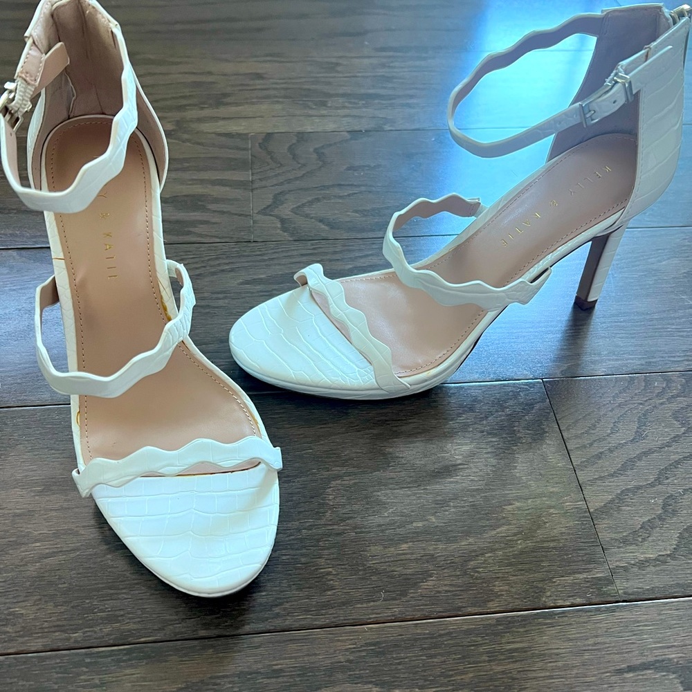 WHITE HEELS